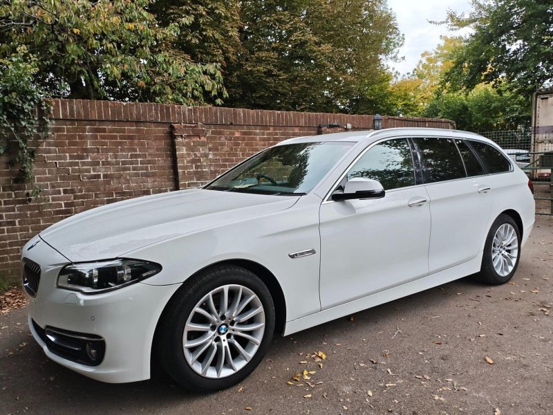 BMW 5 SERIES 2.0 520i Luxury Touring Auto Euro 6 (s/s) 5dr