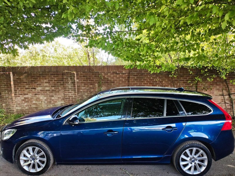VOLVO V60 1.6 T4 SE Lux Premium Powershift Euro 5 5dr