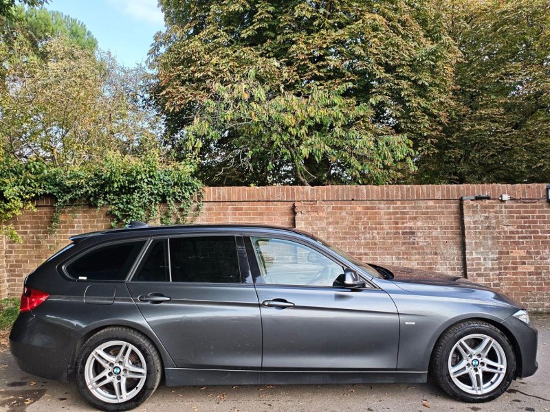BMW 3 SERIES 2.0 320d Modern Touring Auto Euro 5 (s/s) 5dr